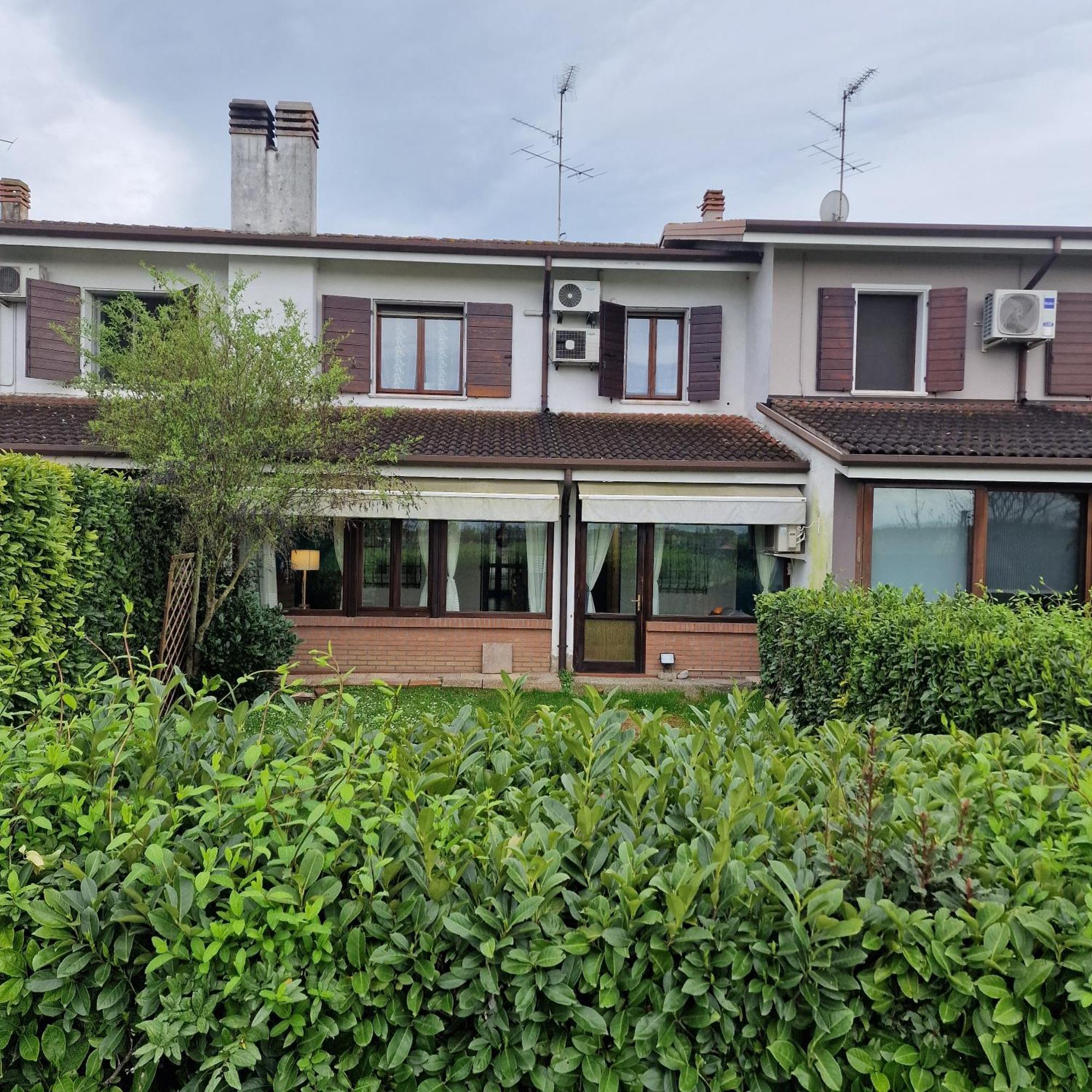 Residenza Vittoria Villa Bagnolo San Vito Buitenkant foto